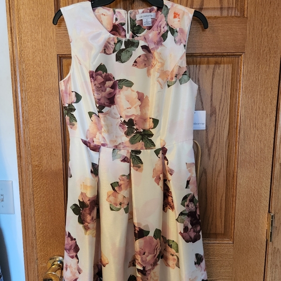 NWT - Liz Claiborne Size 6 dress - Picture 2 of 8